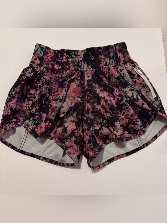 lululemon athletica Pants - Lululemon Tracker Short III Floral Sport White Multi/Black Lt Blue Liner Size 4